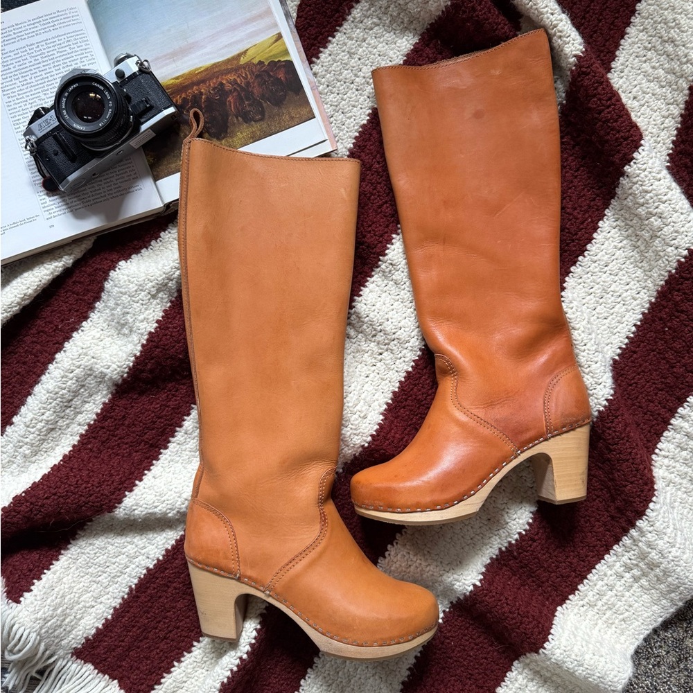 Vintage Knee-High Brown Swedish Hasbeen Boots